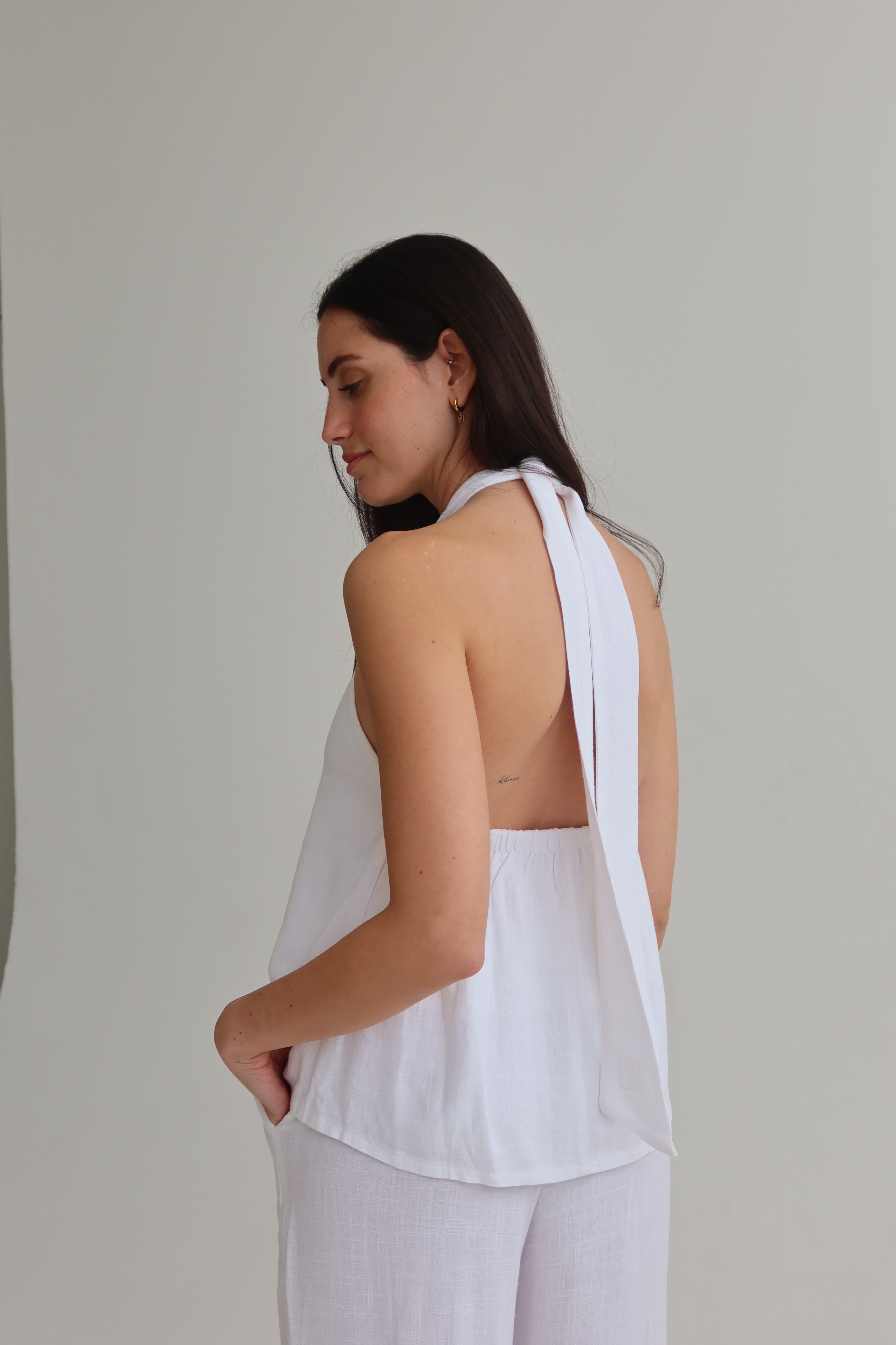 White collar tank top