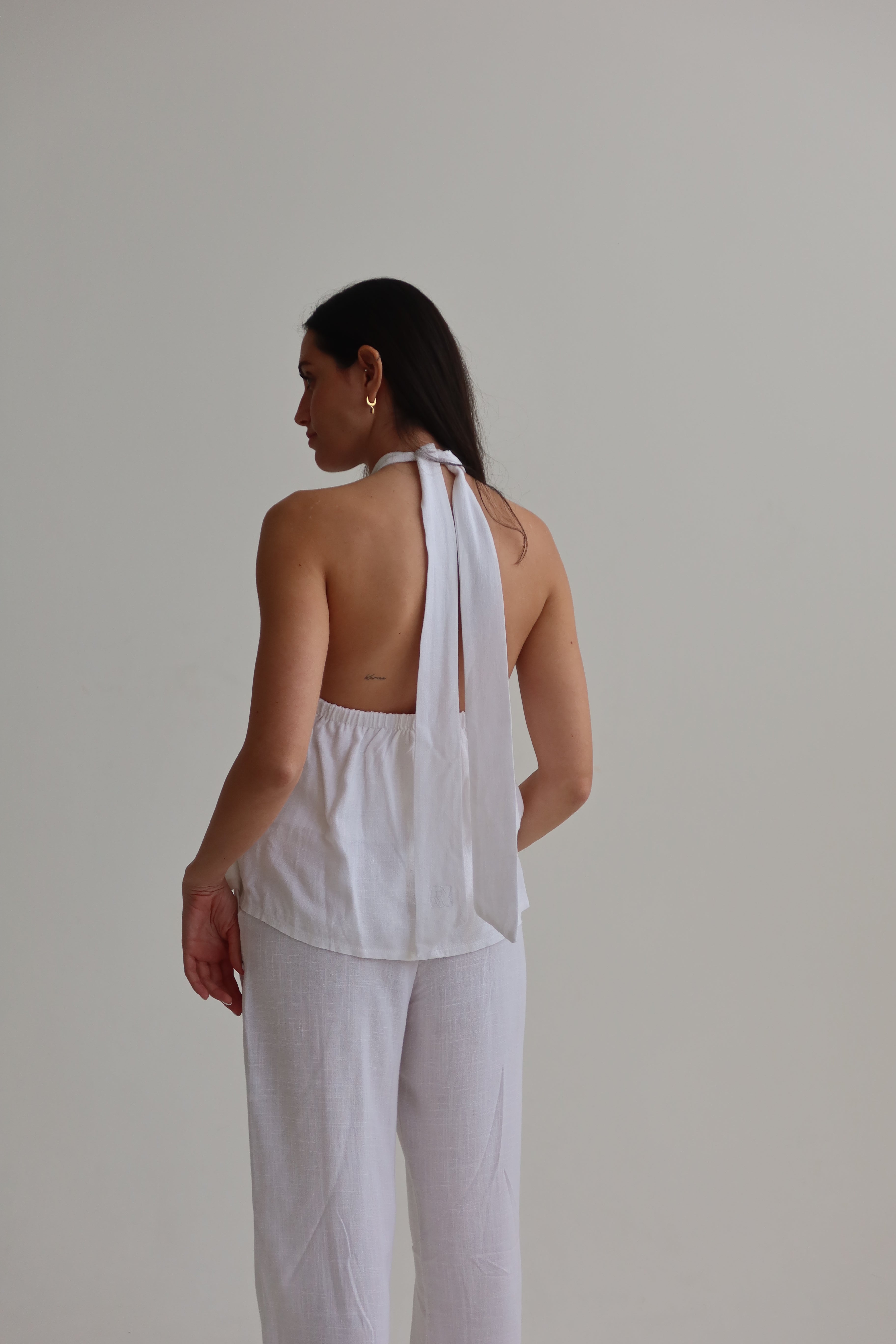 White collar tank top