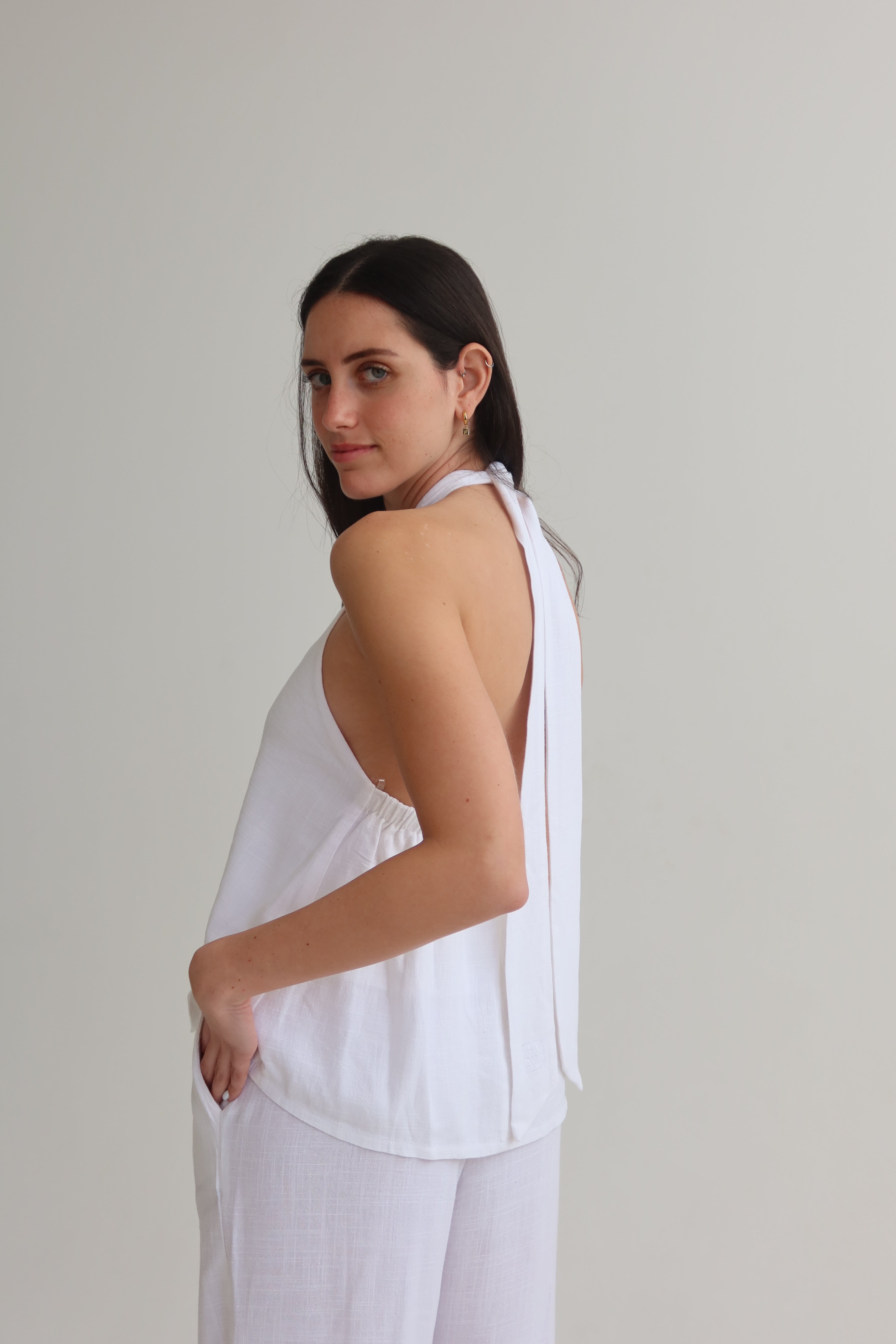White collar tank top