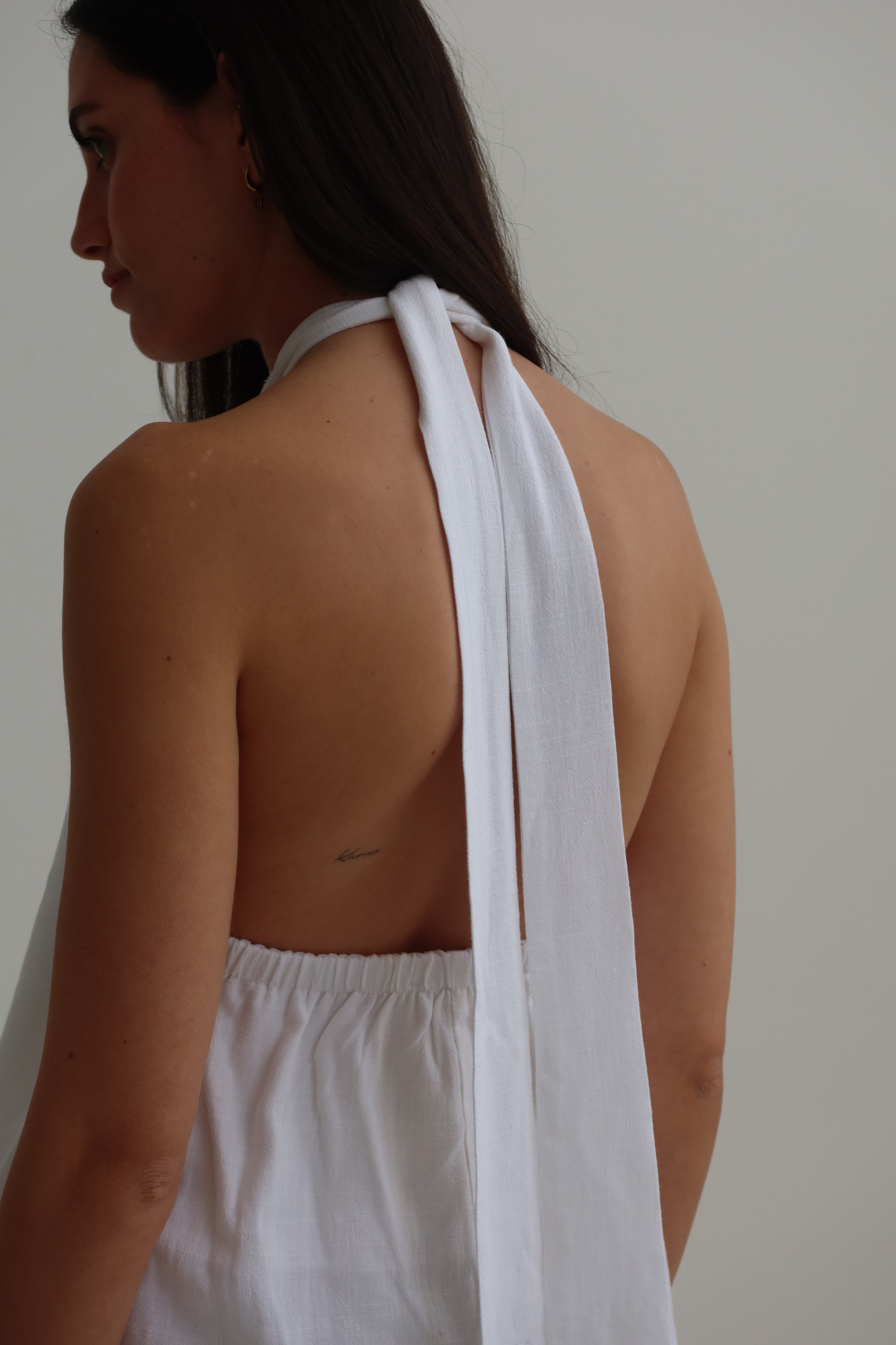 White collar tank top